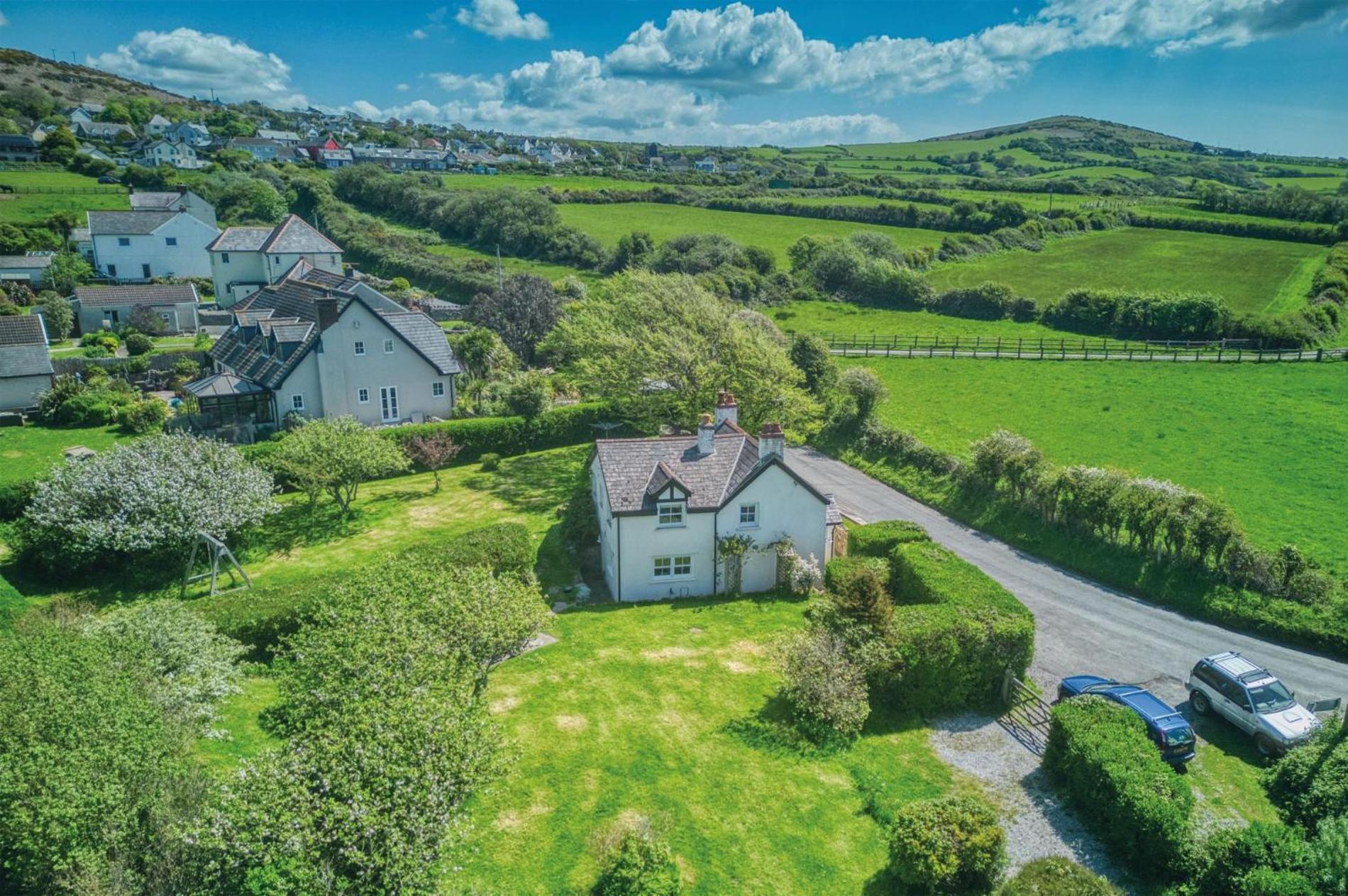 Dollars Cottage - 4 Bedroom Cottage - Llangynydd Exterior foto