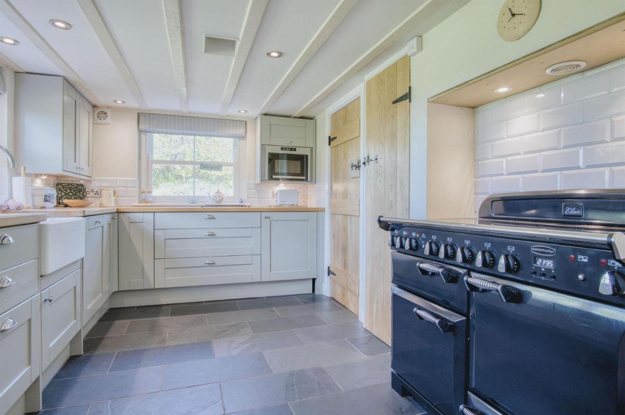 Dollars Cottage - 4 Bedroom Cottage - Llangynydd Exterior foto