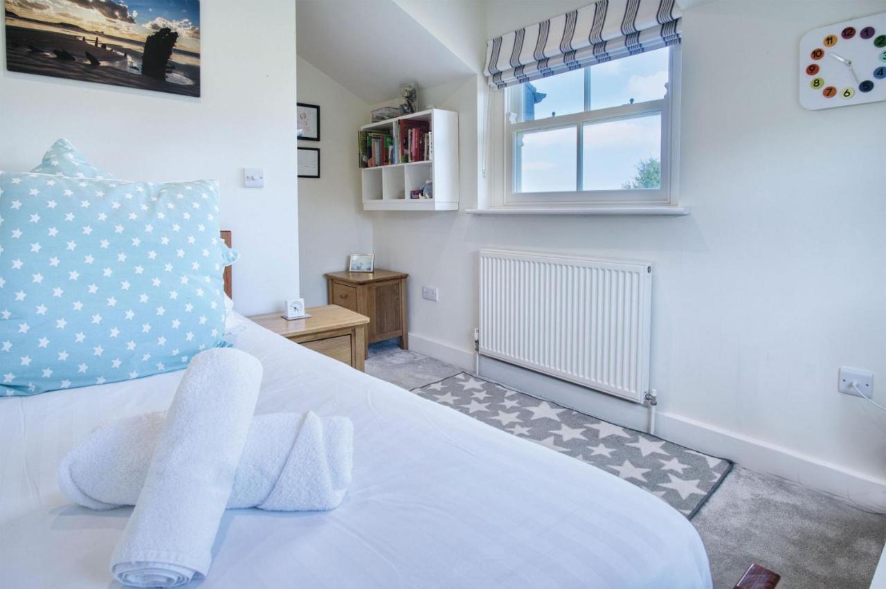 Dollars Cottage - 4 Bedroom Cottage - Llangynydd Exterior foto